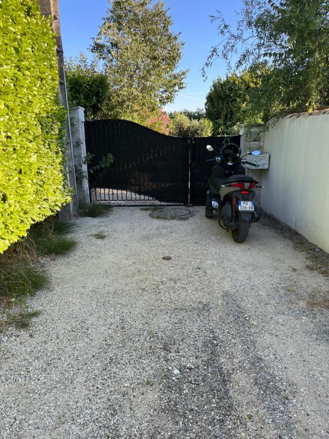 Villa Chaton LʼIsle-sur-la-Sorgue Exterior foto
