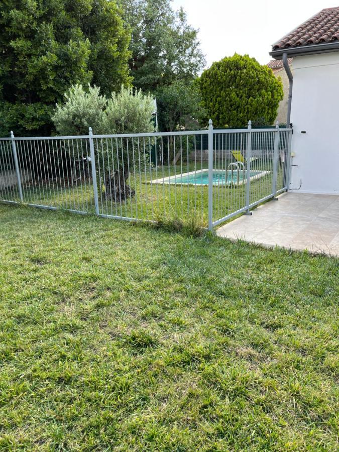 Villa Chaton LʼIsle-sur-la-Sorgue Exterior foto